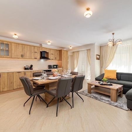 Deluxe And Central Garden Apartment Варна Экстерьер фото