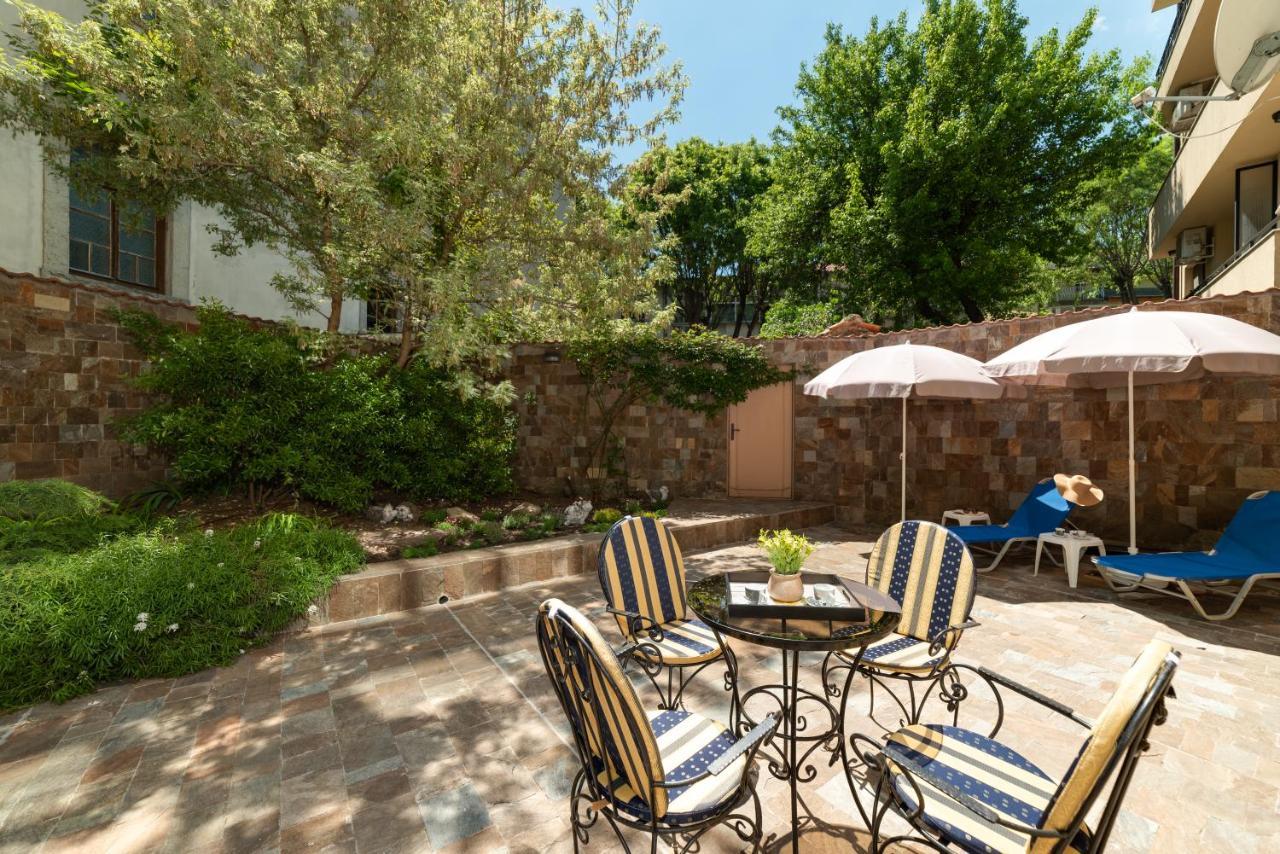 Deluxe And Central Garden Apartment Варна Экстерьер фото