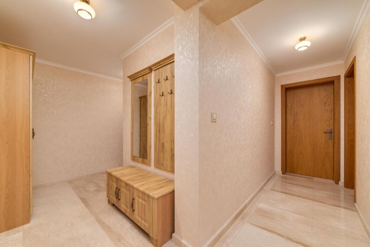 Deluxe And Central Garden Apartment Варна Экстерьер фото