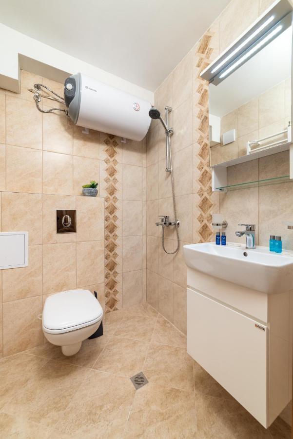 Deluxe And Central Garden Apartment Варна Экстерьер фото