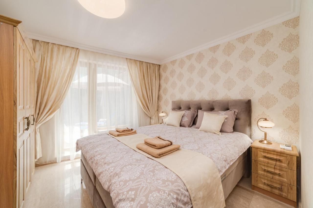 Deluxe And Central Garden Apartment Варна Экстерьер фото