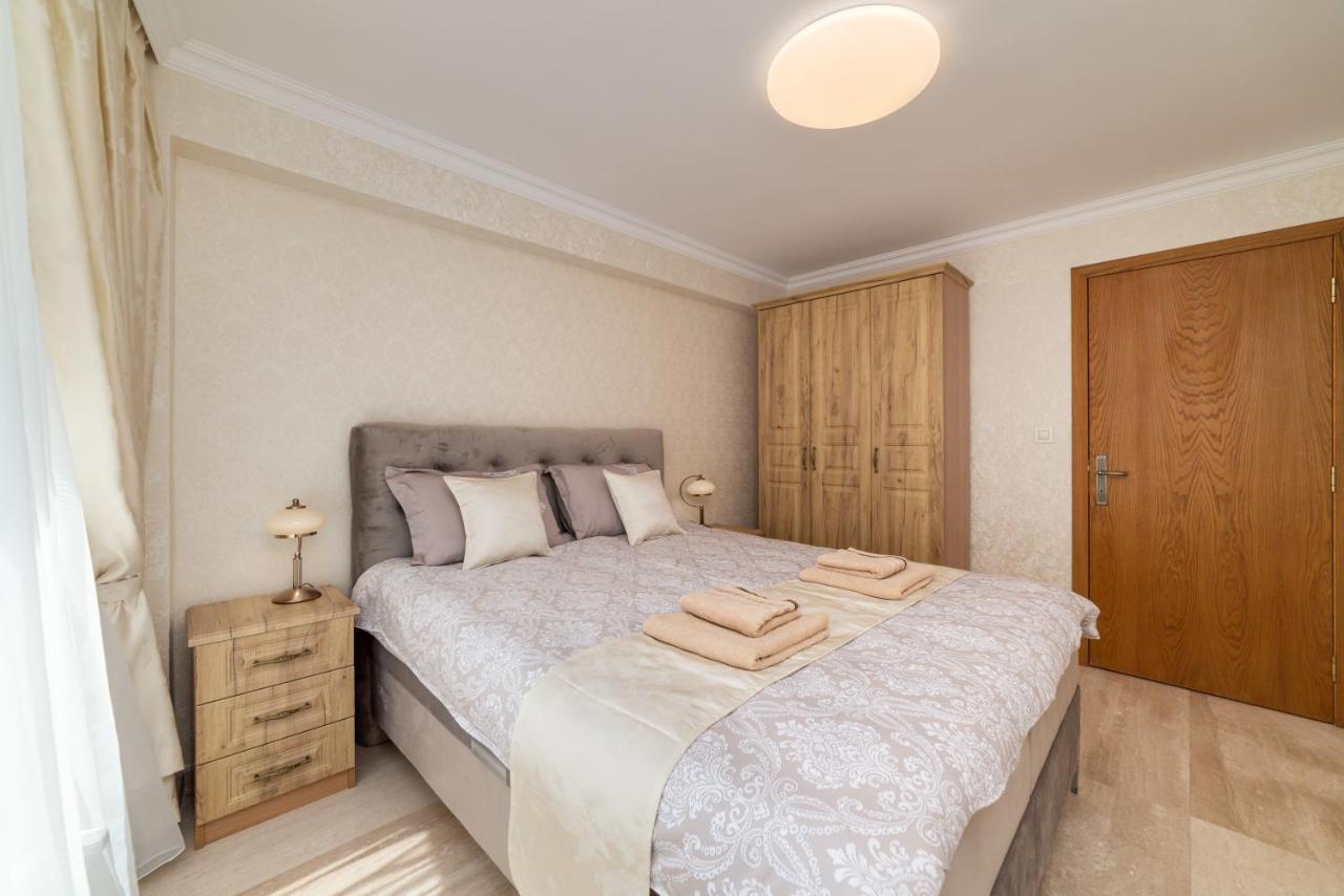 Deluxe And Central Garden Apartment Варна Экстерьер фото