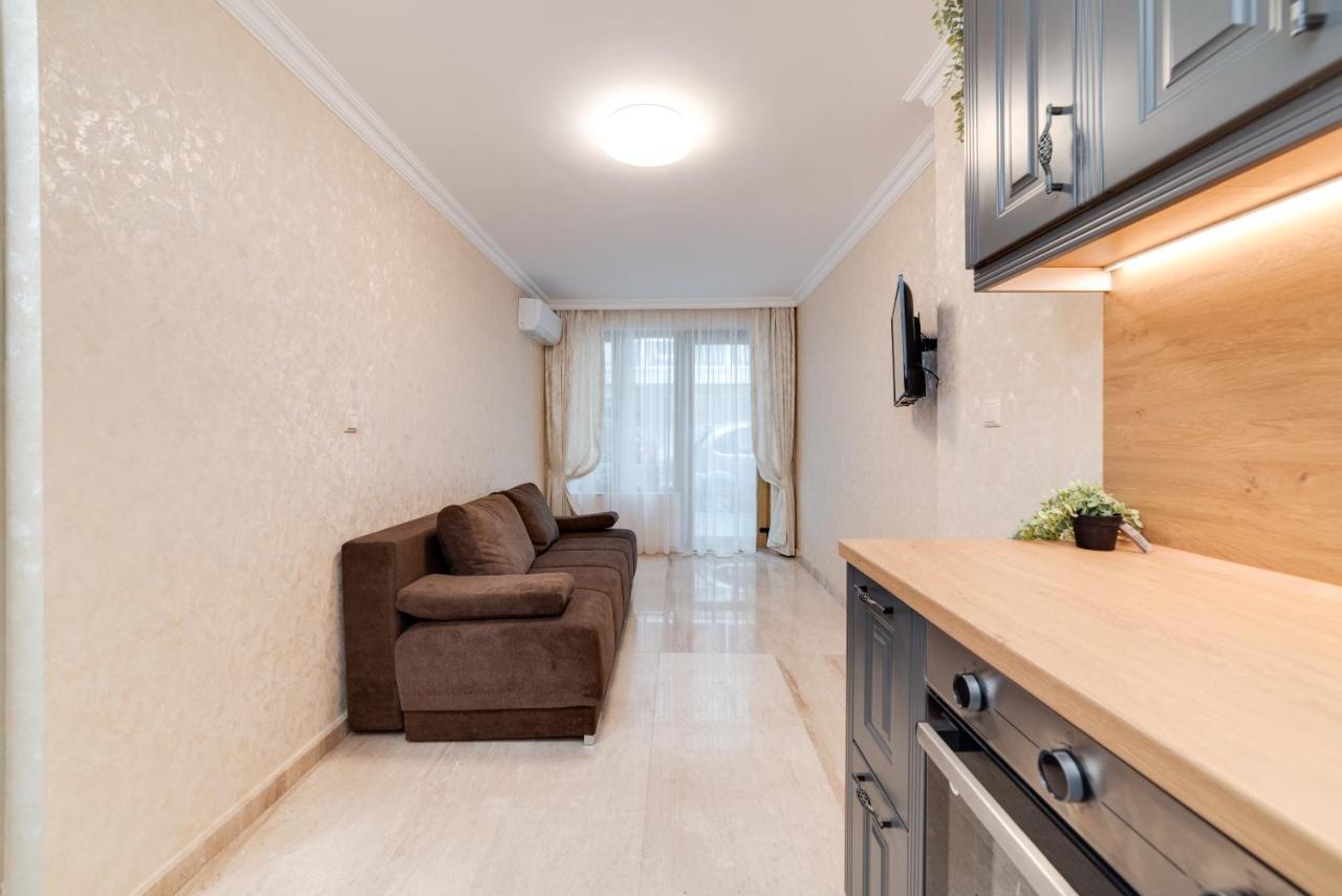 Deluxe And Central Garden Apartment Варна Экстерьер фото
